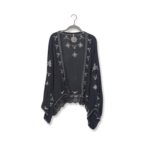 Free People Kimonos & Yukatas Free People Gray Embroidered Gauze